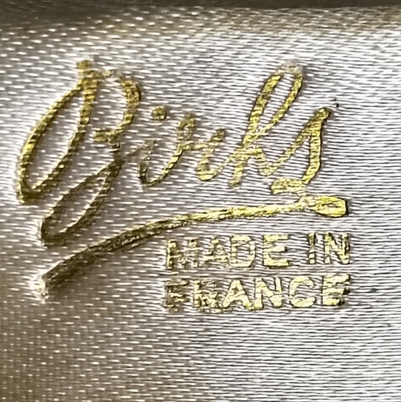 Elegant Gold Embroidered Clutch - Picture 2 of 4